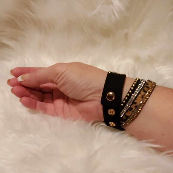 SOLD Leopard Wrap & Snap Bracelet or Choker - Picture 2 of 4